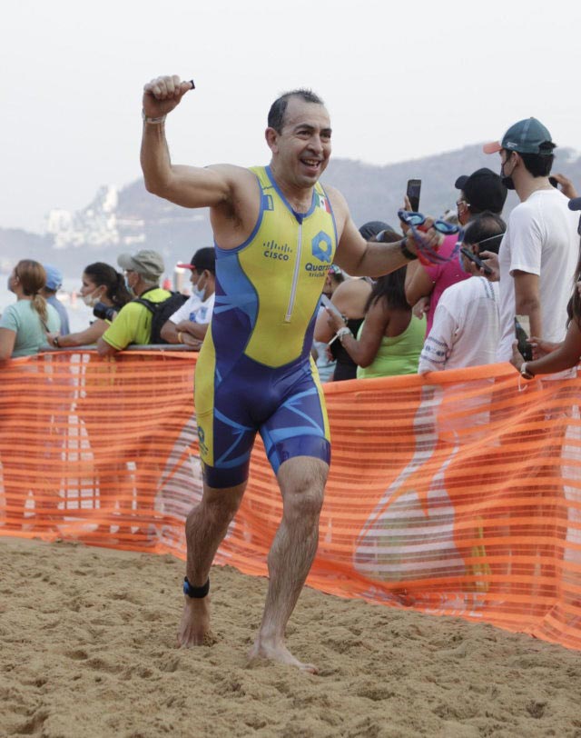 Victor proudly printed the Cisco logo on his athletic gear to represent a company that he loves while doing his greatest passion.