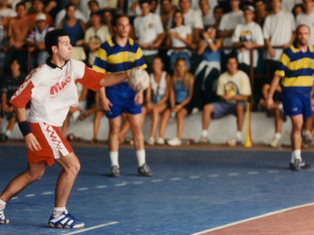 Photo of Luis playing handball