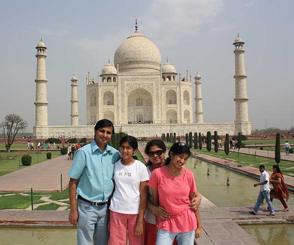 Photo of Srikanth Narasimhan and his family